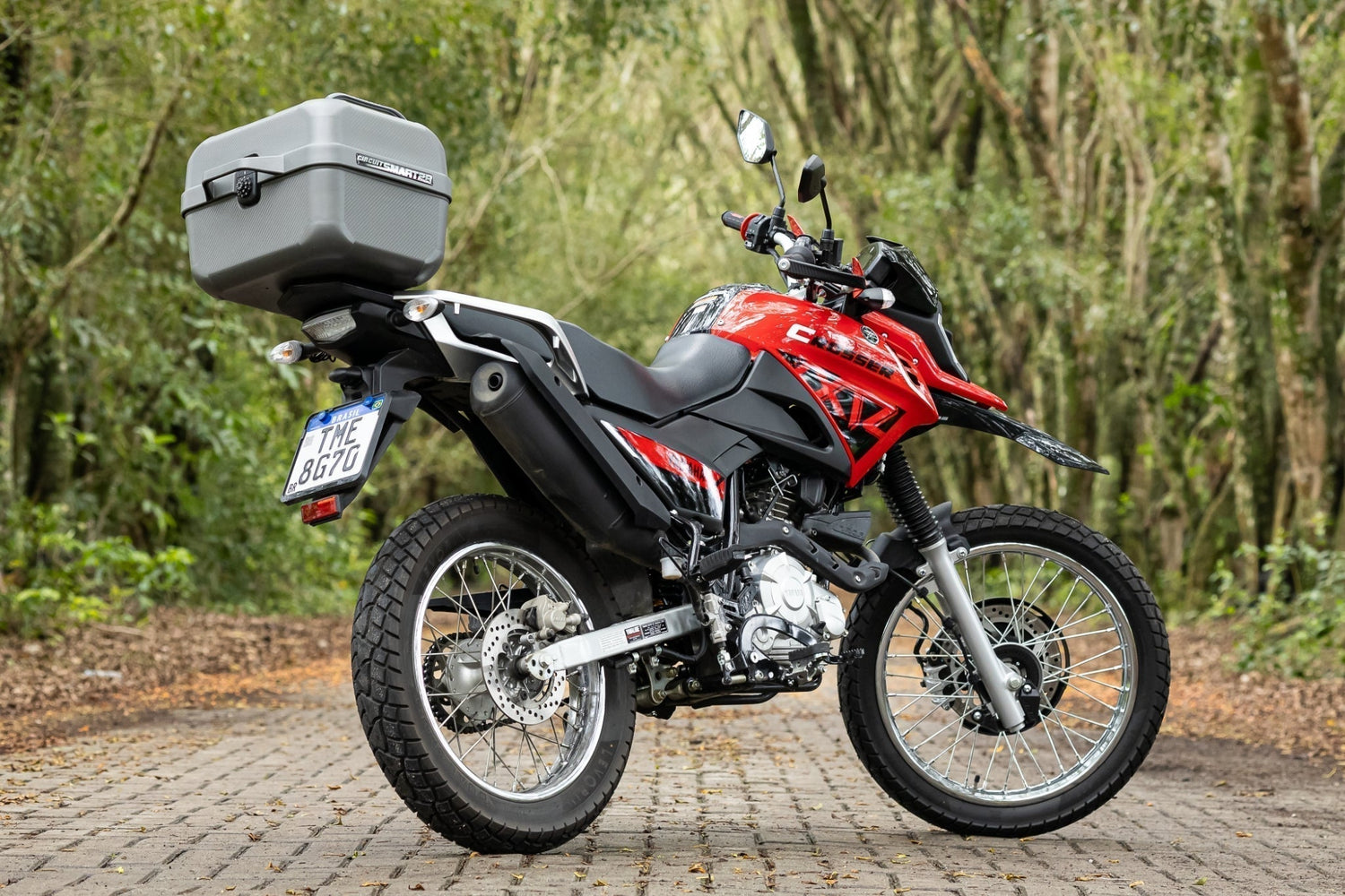 Descubra o Baú Smart 28L Match: Estilo, Segurança e Funcionalidade em Um Só Produto!