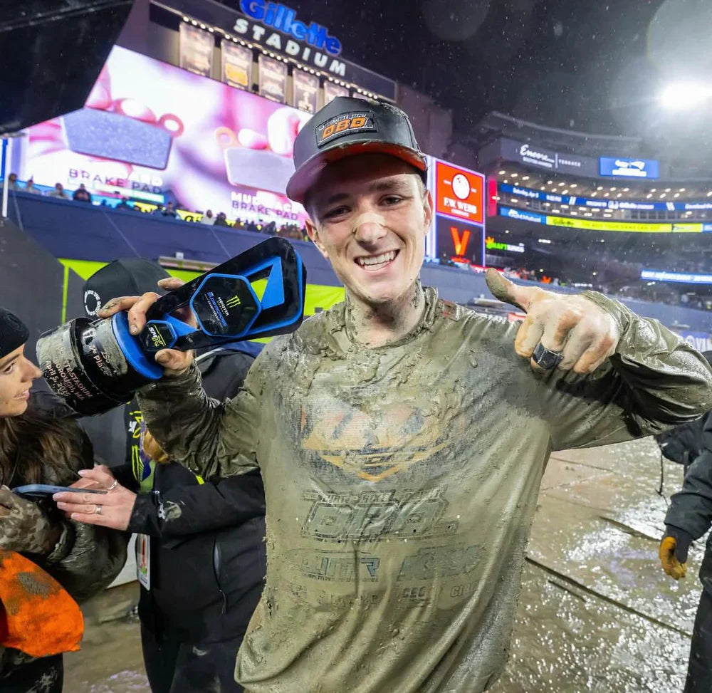 Gage Linville #75 domina na lama com um terceiro lugar no Gillette Stadium em Foxborough 🔥🚀