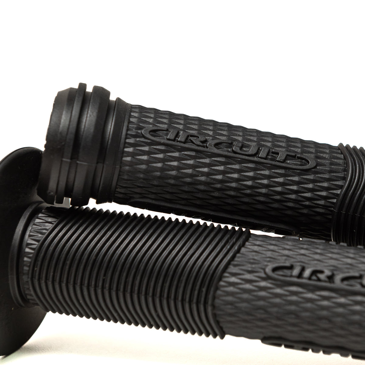 Par Manopla Titanium Com Ponteira Bicicleta Mtb Bmx Circuit