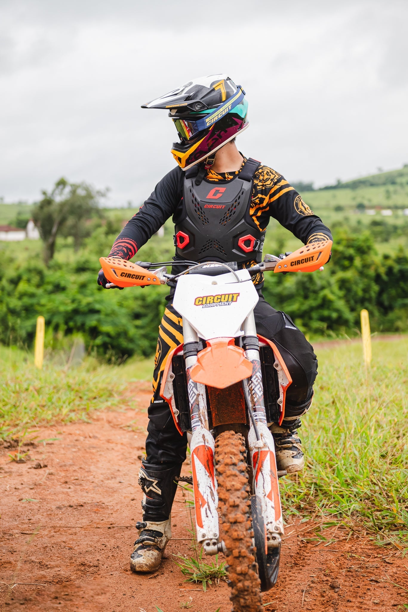 PRIMEIROS PASSOS NO OFF-ROAD:  MONTE SEU KIT CIRCUIT