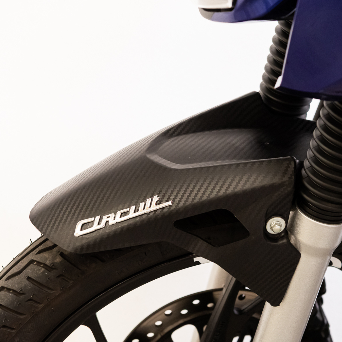 GUARDABARROS DELANTERO TRACKER CARBON