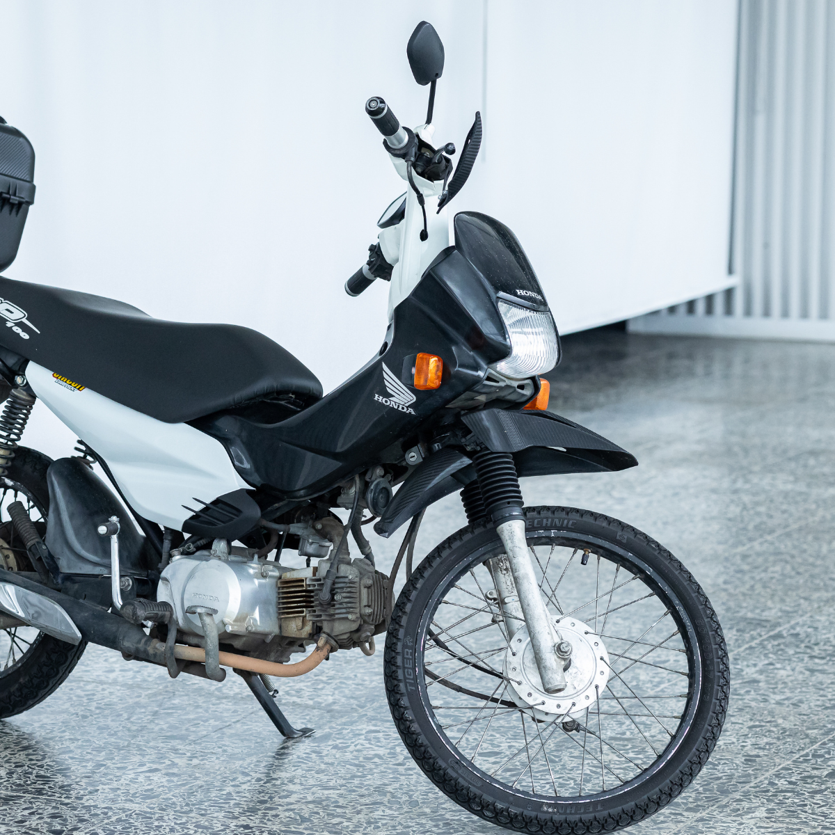 GUARDABARROS DELANTERO CARBON POP