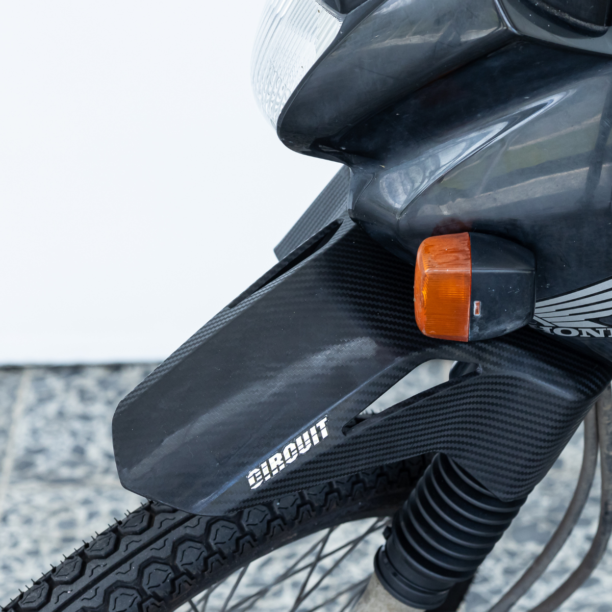 GUARDABARROS DELANTERO CARBON POP